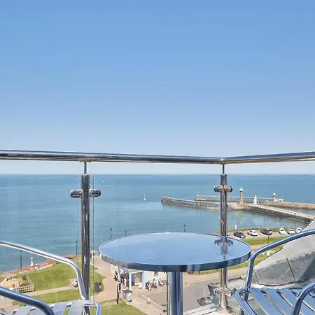 Apartman Host & - Penthouse Pier View *