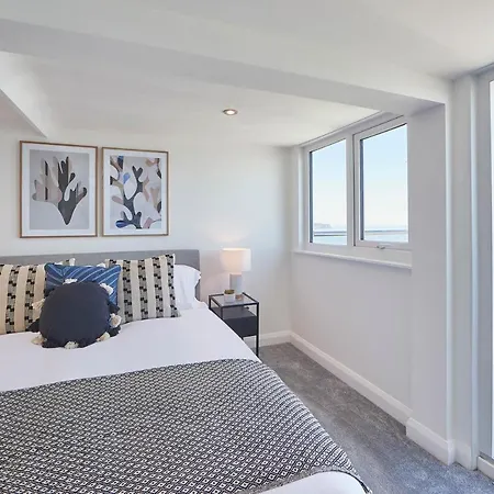 Host & - Penthouse Pier View