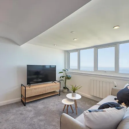 Host & - Penthouse Pier View