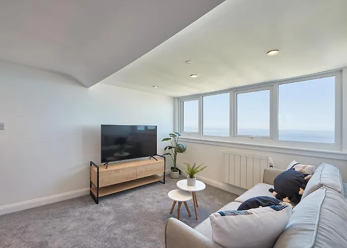 Host & - Penthouse Pier View